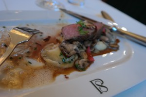 Carne de cervo e massa do Pauly Saal 