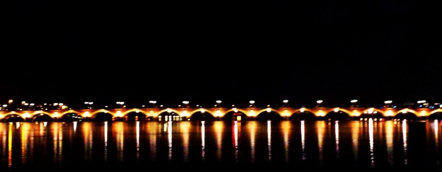 Rio Dordonha corta a cidade de Bordeaux 