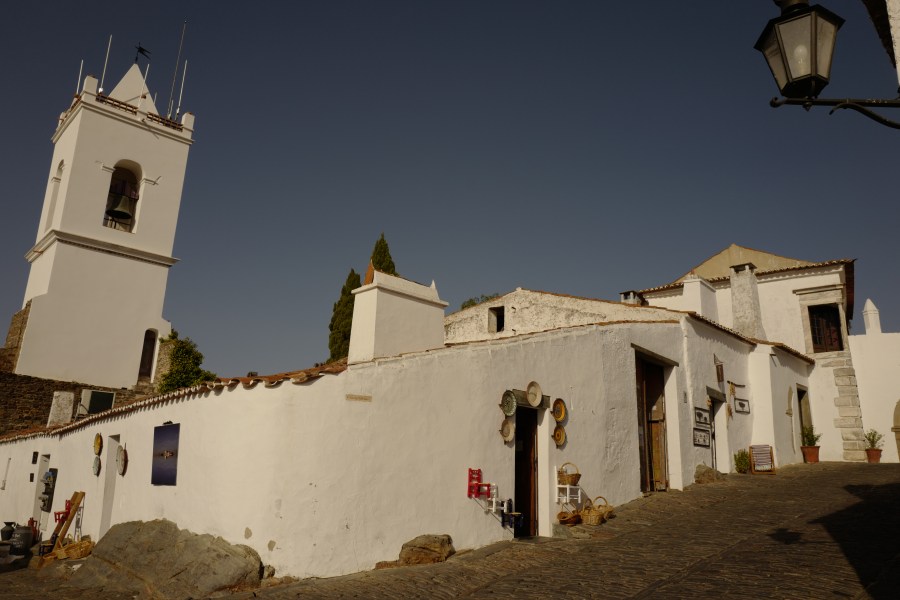 monsaraz_alentejo_esquina_de_ouro